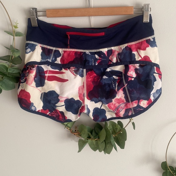Lululemon Run: Speed Short size 6 
Inky Floral Ghost Inkwell Bumble Berry - Picture 9 of 12
